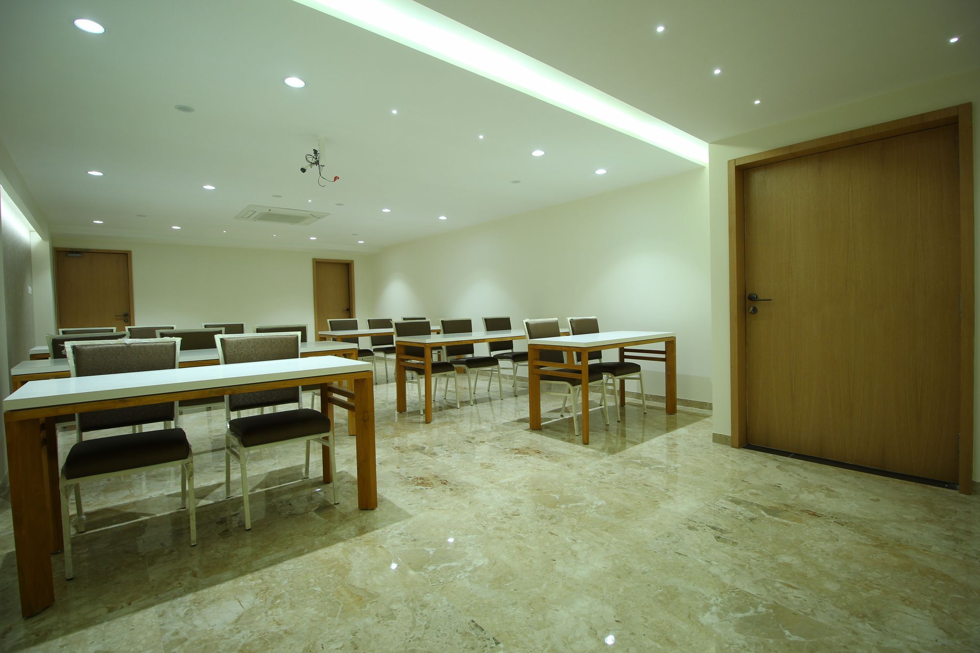 Oyo 4161 Hotel Shailly Inn Ahmedabad Exterior photo